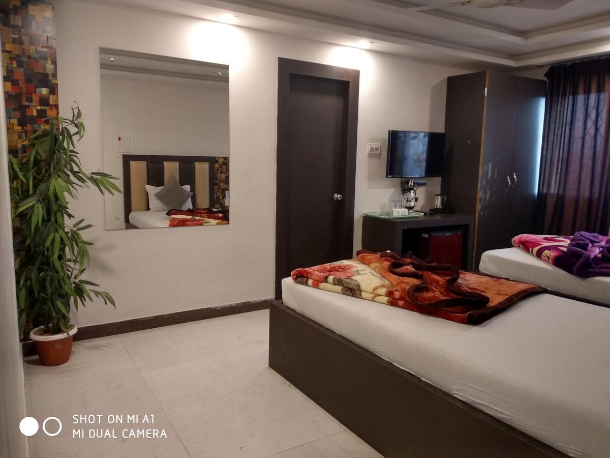 Hotel Rajkamal Deoghar Exteriör bild